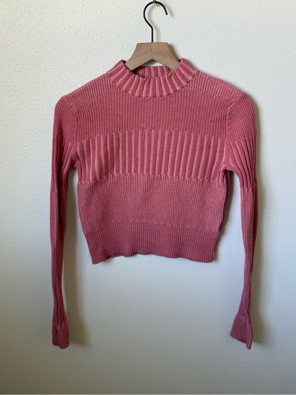 American Eagle Ribbed Mock Neck Crop Sweater Size Medium